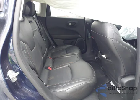 2019 Jeep Compass Limited 4X4 из США, поврежденный, VIN 3C4NJDCB8KT666262